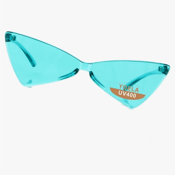 Triangle futuristic sunglasses in blue UVA protection 400 - Picture 3 of 3